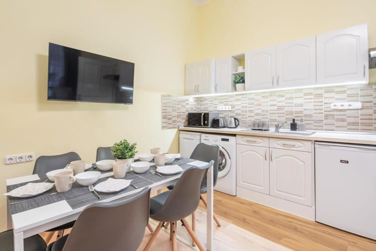 Apartamento - New - Aircon - Comfy *