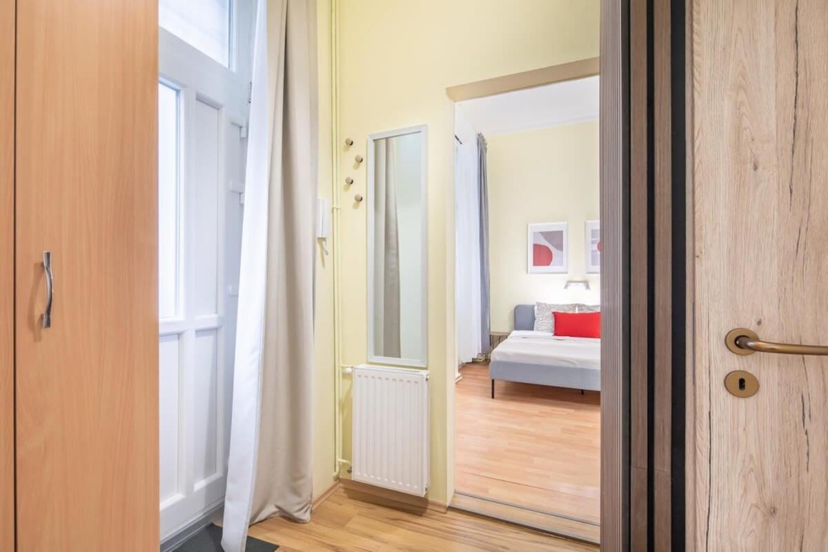 - New - Aircon - Comfy Budapest