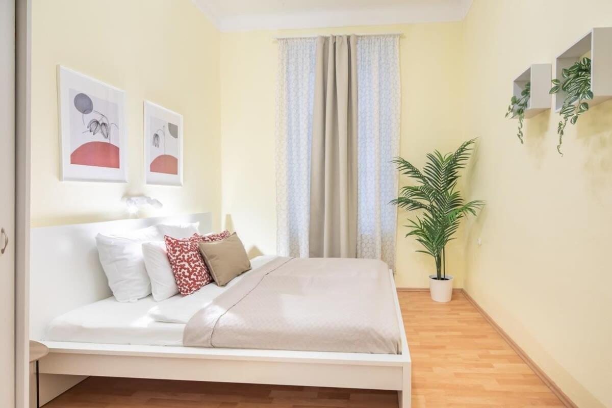 - New - Aircon - Comfy Apartment